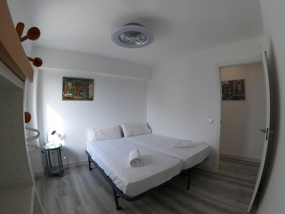 Roch - Stylish Apartment Near Metro Sevilla Eksteriør billede