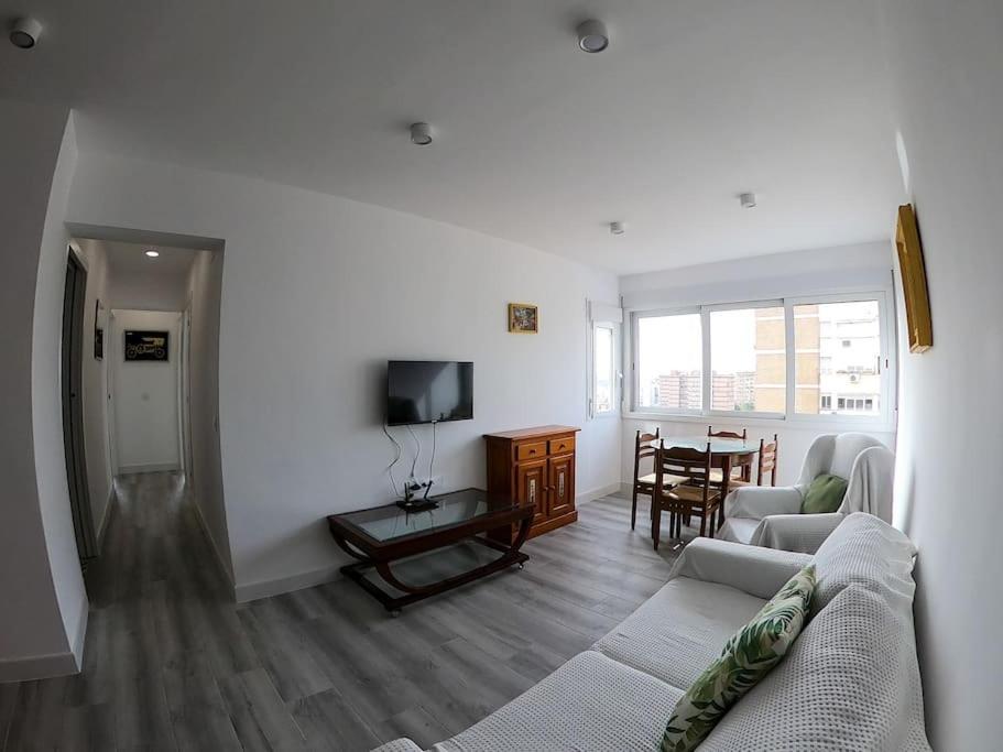 Roch - Stylish Apartment Near Metro Sevilla Eksteriør billede