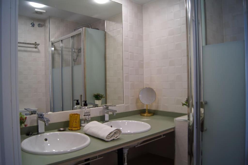 Roch - Stylish Apartment Near Metro Sevilla Eksteriør billede